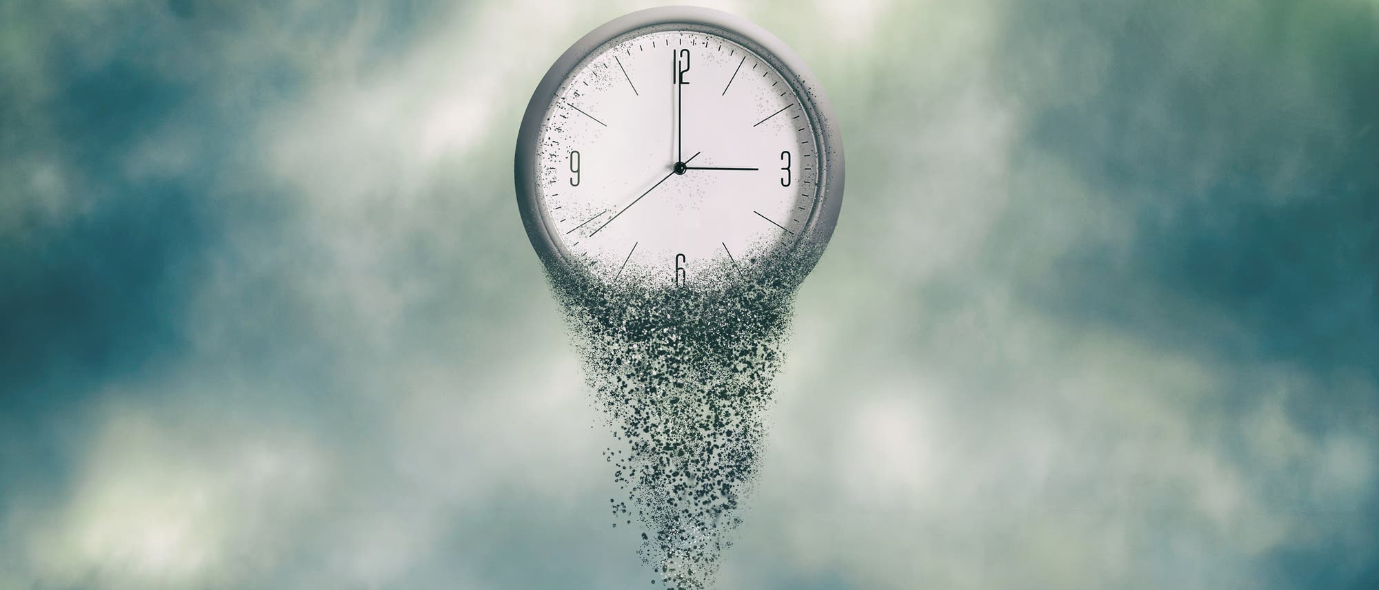Eine Uhr über dem Meer, die sich in ihre Bestandteile auflöst Eine Uhr über dem Meer, die sich in ihre Bestandteile auflöst