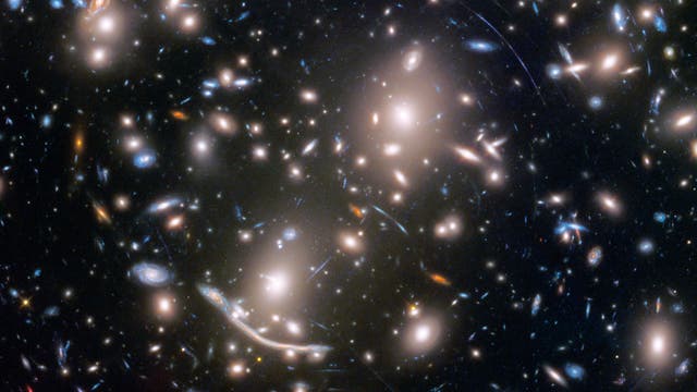 Gravitationslinsen im Einsatz