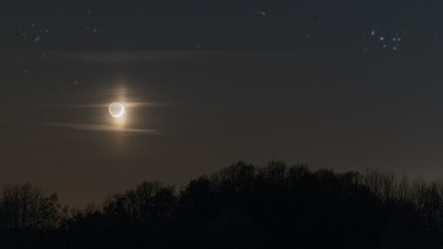 Mond zwischen Hyaden und Plejaden